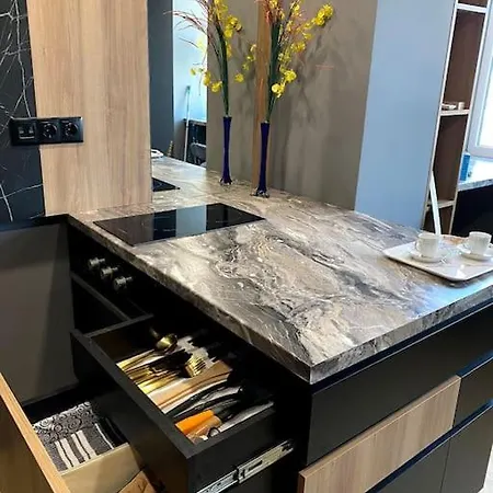 Apartment Park Unit ! Puskin Street *