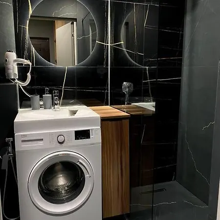 Park Unit ! Puskin Street Apartment